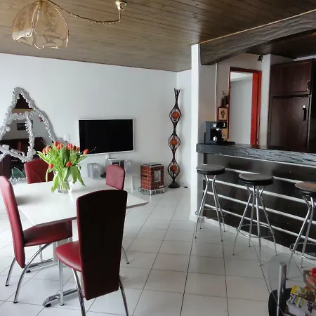 Haus St. Bernhard Apartamento *